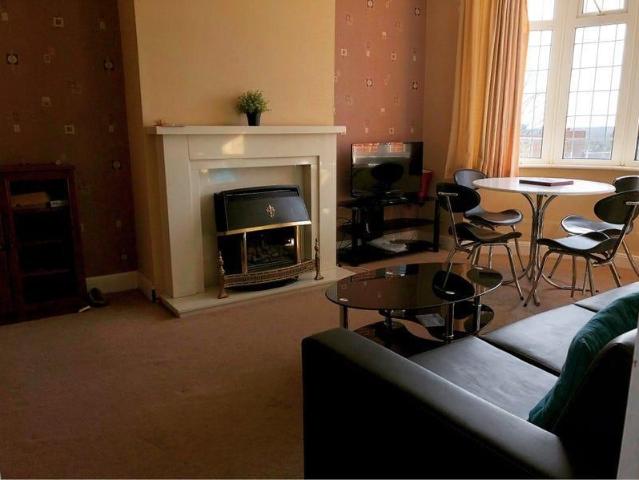 Room for rent in Dixons Green, West Midlands