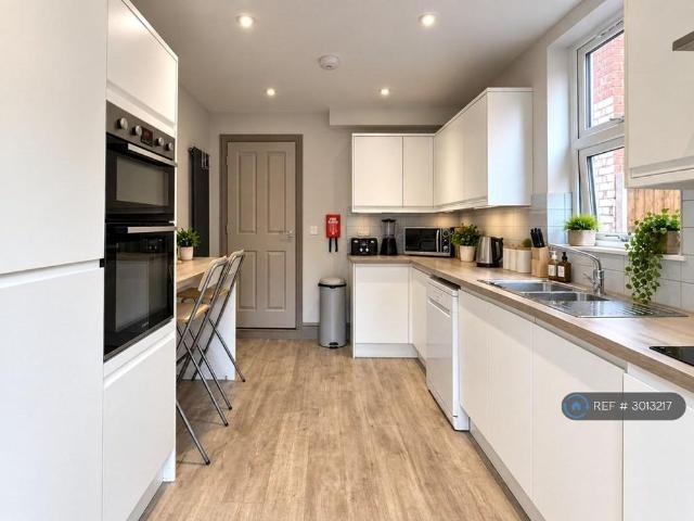 Room for rent in Newtown, Reading
