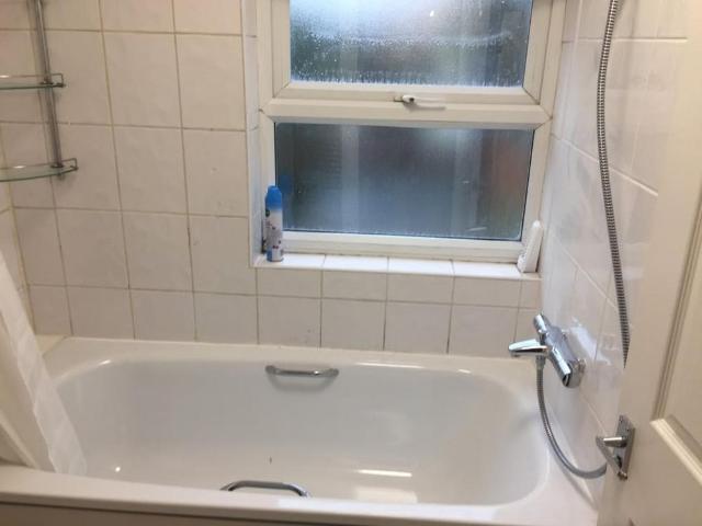 Room for rent in London Borough of Merton, Greater London