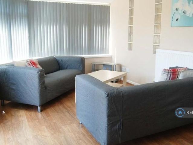 Room for rent in Roby Mill, Lancashire