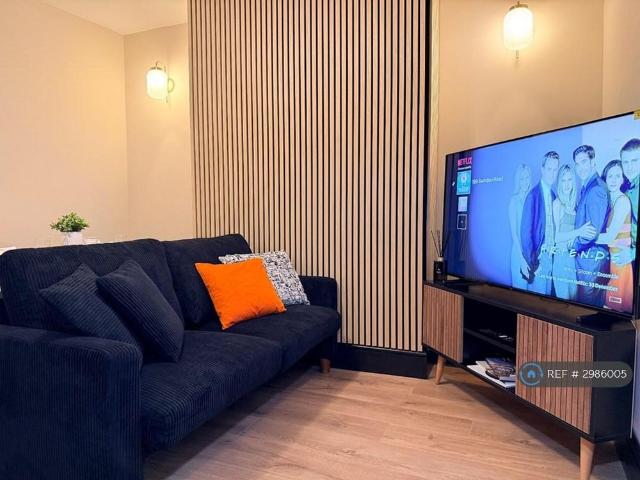 Room for rent in Swindon, Golden Valley