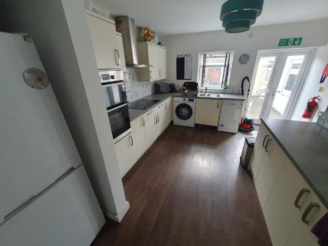 Room for rent in Burnden, Lee Bank