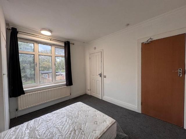 Room for rent in London Borough of Hounslow, Greater London