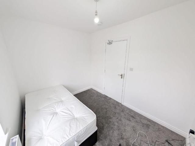 Room for rent in Moorside, Salford