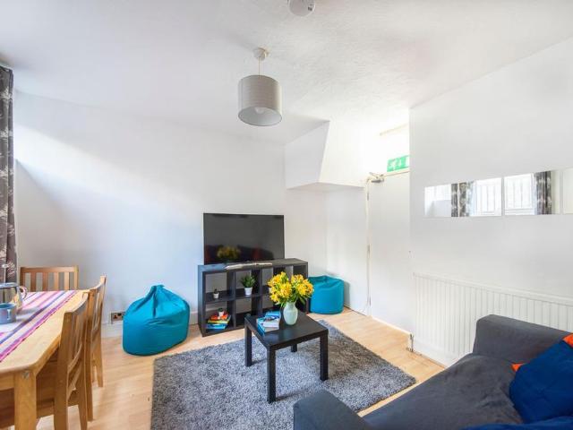 Room for rent in Round Hill, Brighton & Hove