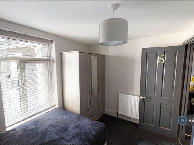 Room for rent in Redcliffe, Feckenham