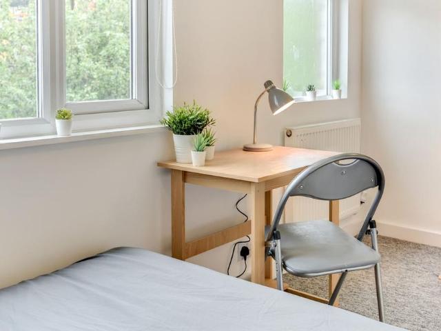 Room for rent in Round Hill, Brighton & Hove