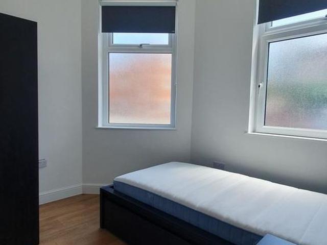 Room for rent in Civic Centre, Falcon Lodge