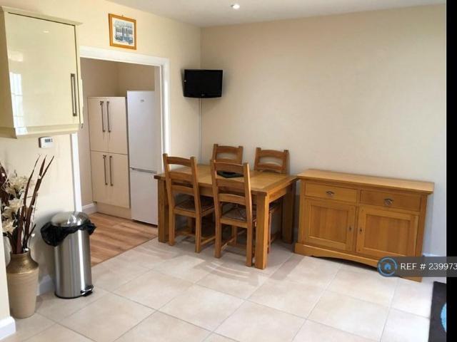 Room for rent in Hertford, Colliers End