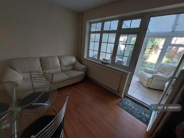 Room for rent in Fordham Heath, Essex