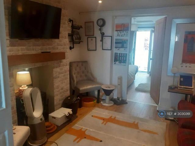 Room for rent in Milverton, Green Close