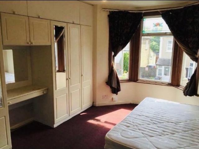 Room for rent in Thames View, Greater London