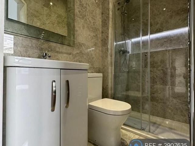 Room for rent in Guide Bridge, Greenheys