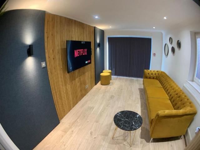 Room for rent in Foxhayes, Watergate