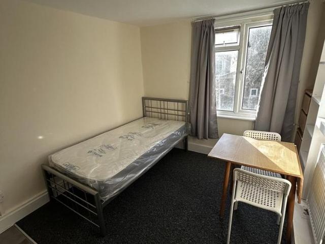 Room for rent in Shepherd's Bush, Isle Of Man