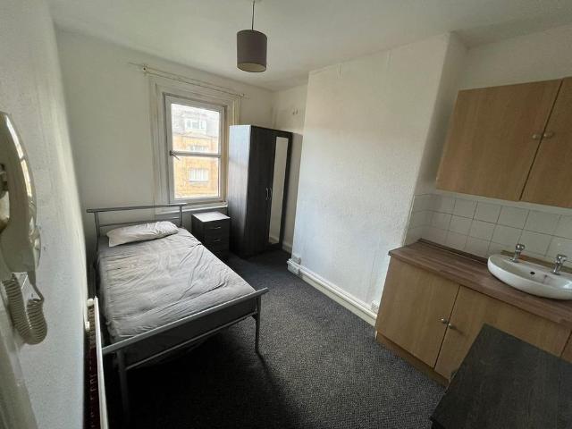 Room for rent in Watergate, Devon