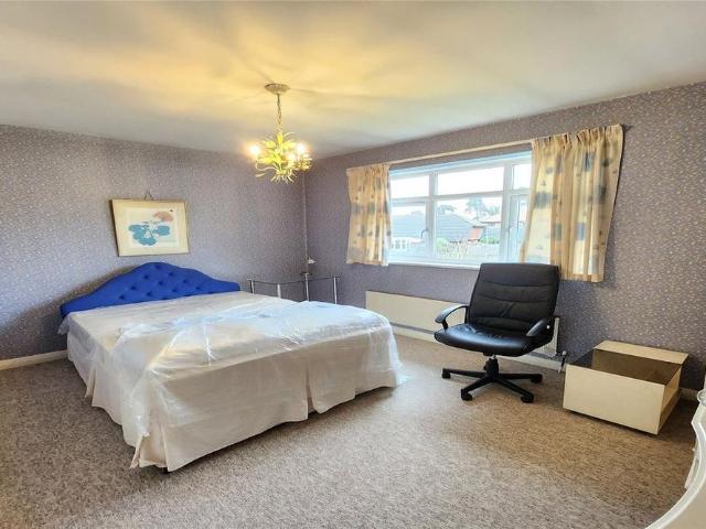 Room for rent in Gerrards Cross, Tatling End