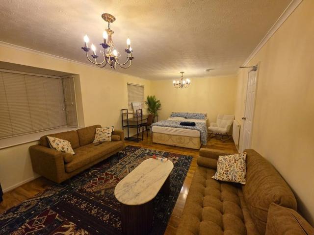 Room for rent in Conniburrow, Milton Keynes