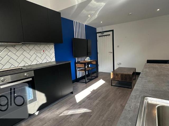 Room for rent in West Midlands