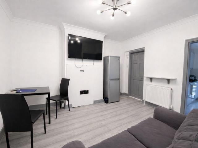 Room for rent in Troy Town, Rochester