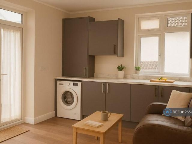 Room for rent in Brompton, Gillingham