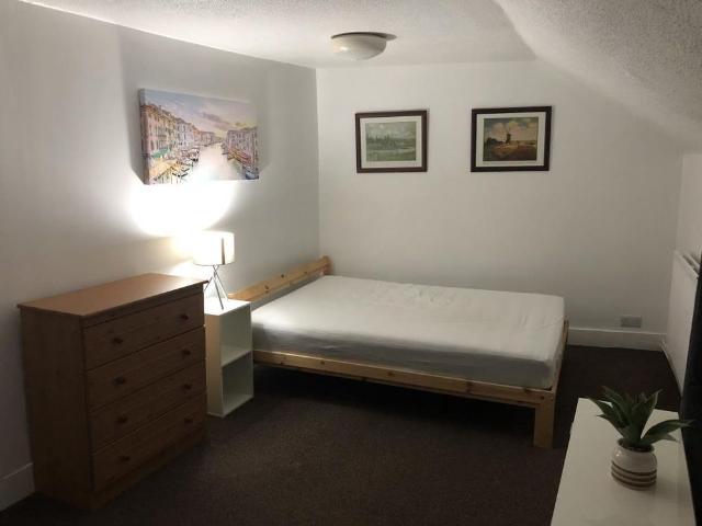 Room for rent in Evershot, Oxfordshire