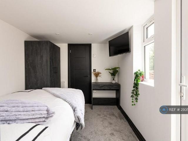 Room for rent in Brompton, Gillingham