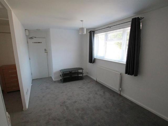 Room for rent in Pin Green Industrial Area, Shephall