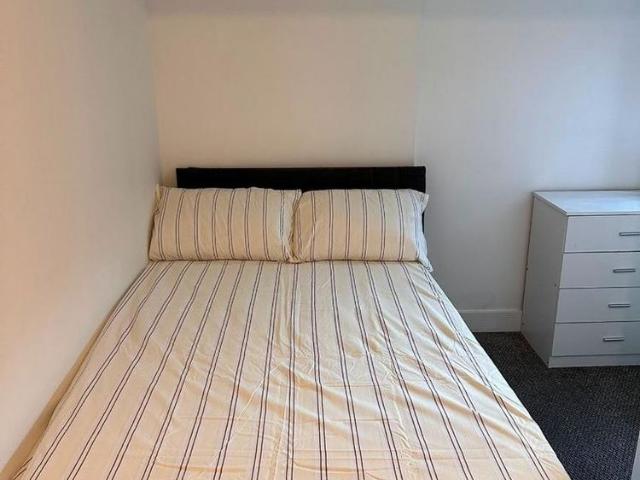 Room for rent in Hanley, Stoke-on-Trent