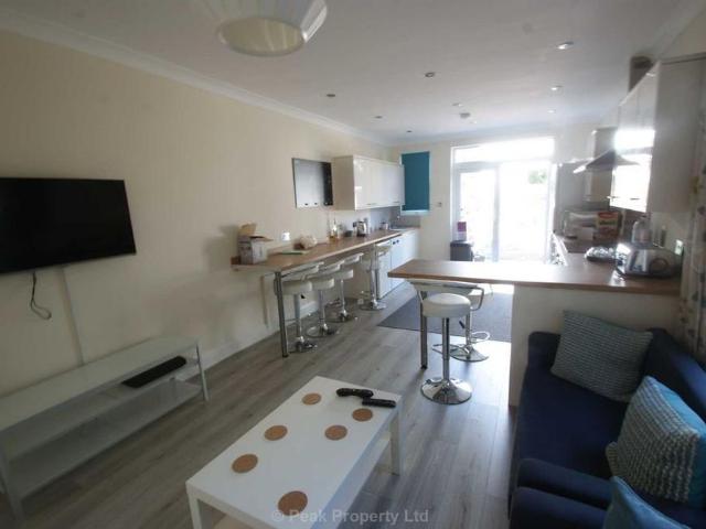 Room for rent in Southend City Centre Neighbourhood, Alton Barnes