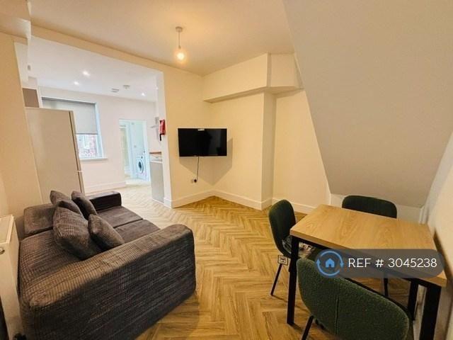 Room for rent in Worsley Brow, St Helens