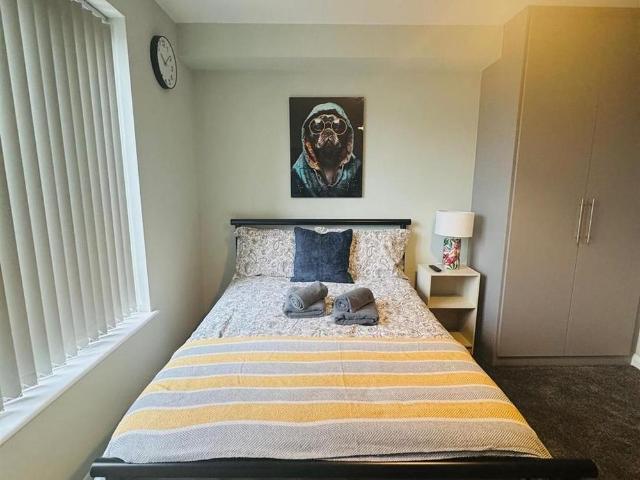 Room for rent in Gould's Green, Greater London