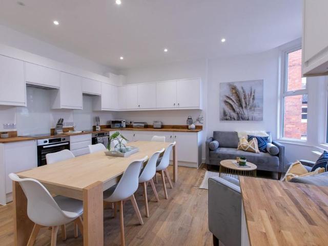 Room for rent in Kings Barton, Gloucester