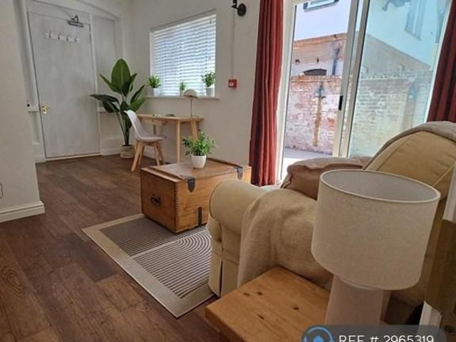 Room for rent in Salisbury, Wiltshire