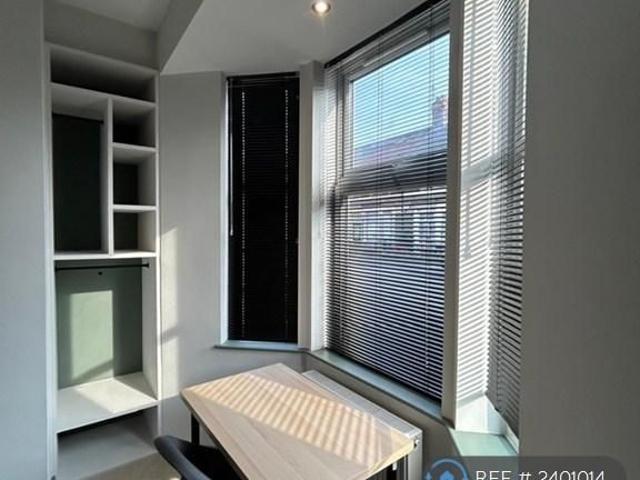 Room for rent in Pengam Green, Falcon Lodge