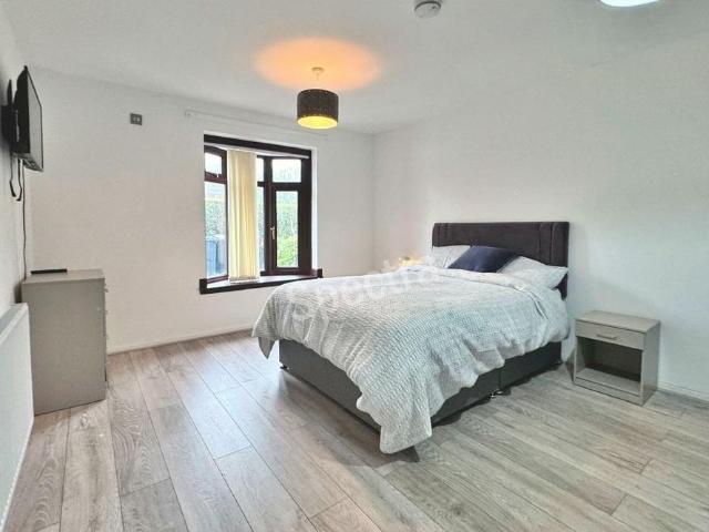 Room for rent in Winson Green, Isle Of Man