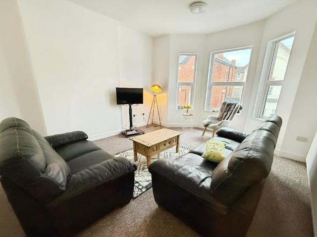 Room for rent in Marlborough, Easton Royal