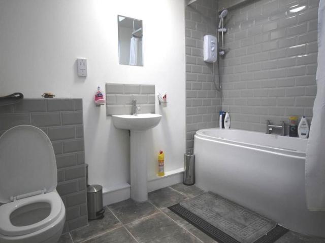 Room for rent in Swincliffe, Birkenshaw