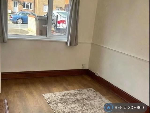 Room for rent in Salters Cross, Strood