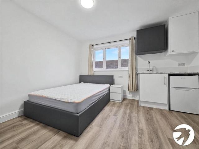 Room for rent in New Town, Monks Orchard