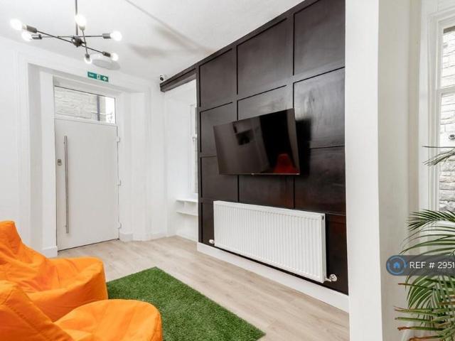 Room for rent in Tulloch, Moneydie