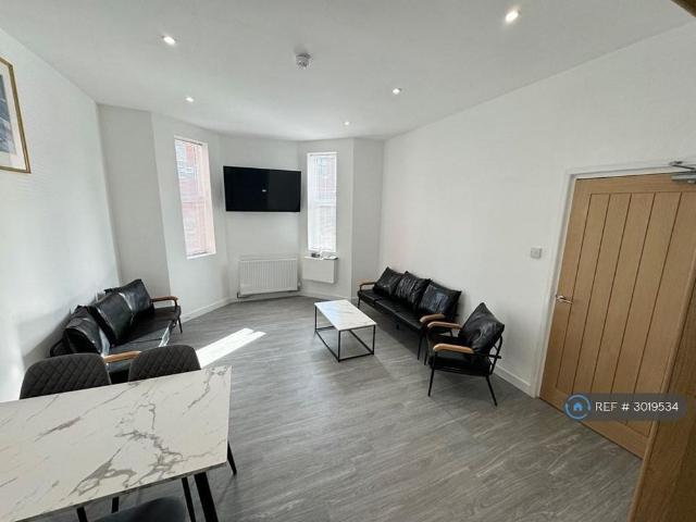 Room for rent in Stoke, Stoke-on-Trent