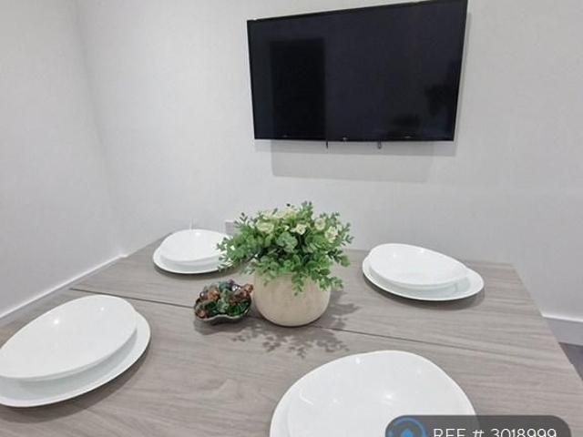 Room for rent in Burnedge, Greater Manchester