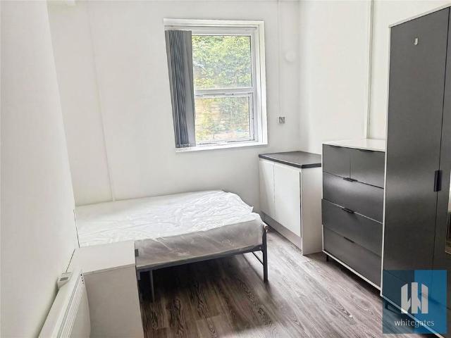 Room for rent in Thornton Lodge, Huddersfield