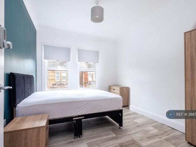 Room for rent in Southtown, Stokesby