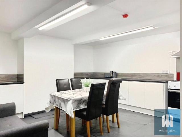 Room for rent in Thornton Lodge, Huddersfield