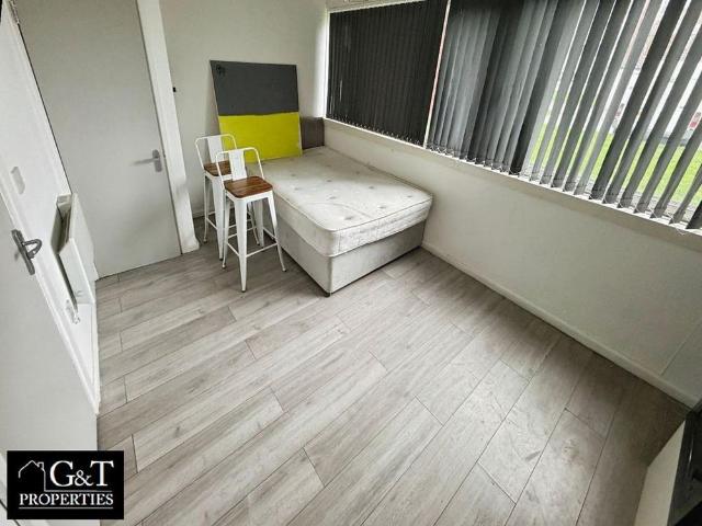Room for rent in Dudley Port, Tipton