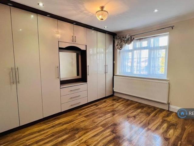 Room for rent in Lane, Greater London