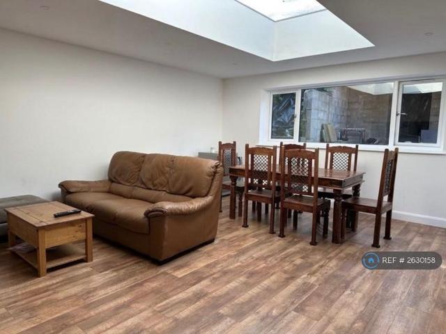 Room for rent in Castlefield, Cressex