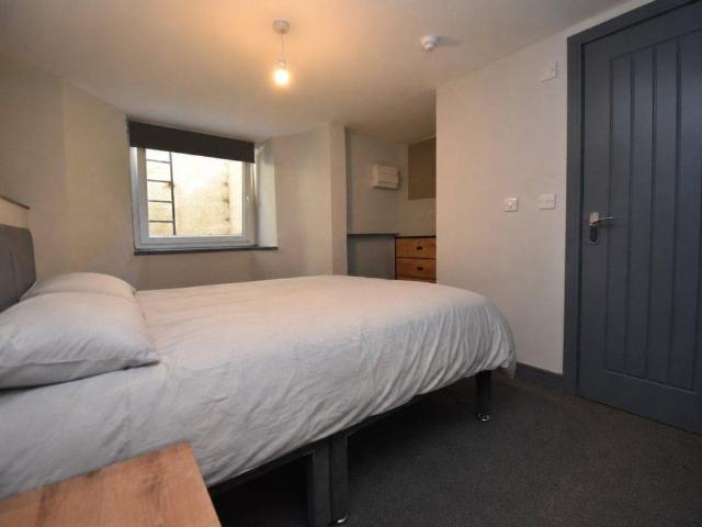 Room for rent in Wheatley, South Yorkshire